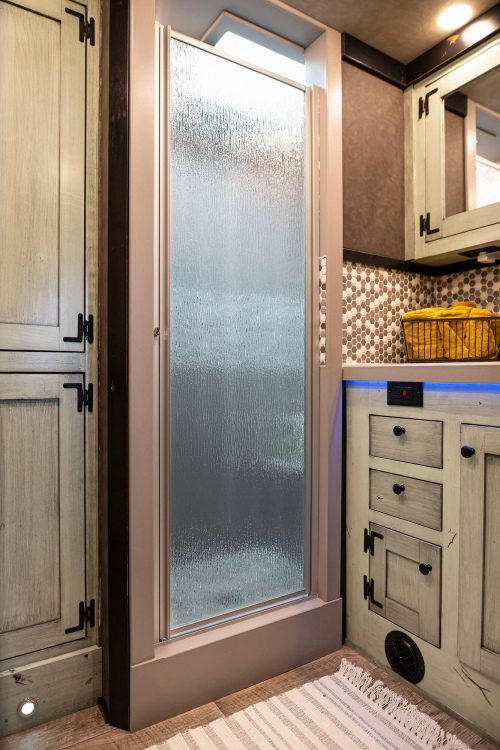 1492 Coachworks Toy Hauler Bathroom Shower