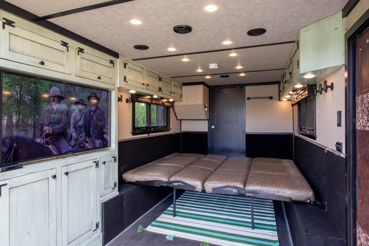 1492 Coachworks Toy Hauler Garage Bed Position